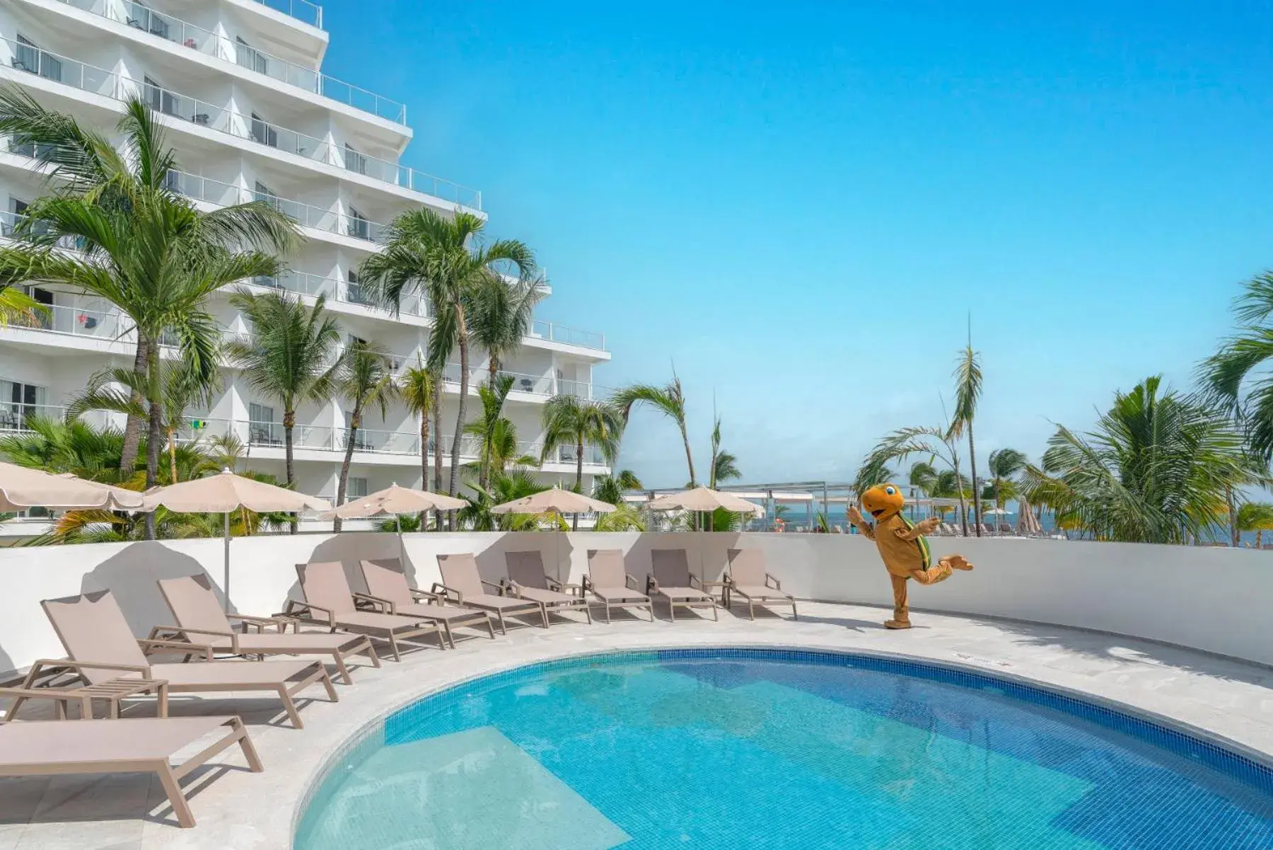 Swimming pool in Riu Caribe - All Inclusive